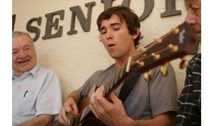 Scottsdale guitarist rebounds from illness 