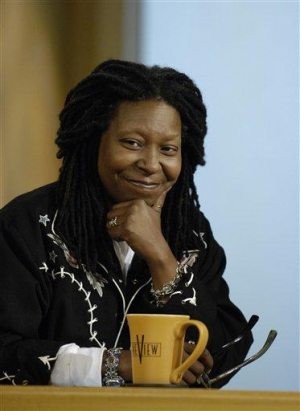 Whoopi Goldberg accepts Oscar apology 