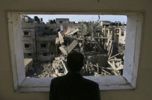 Israeli troops and tanks slice deep into Gaza 