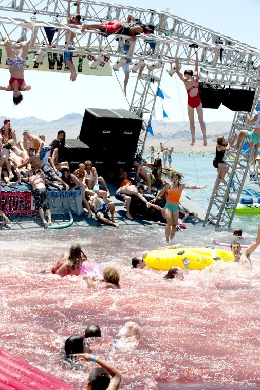 Film Review Piranah 3D