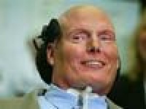 Reeve championed spinal cord research 