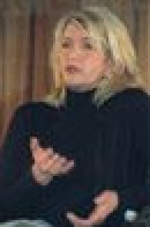 Martha Stewart pleads innocent to charges 