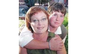 Gays to seek marriage licenses today to test ban 