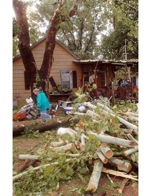 Severe weather kills one in Arkansas 