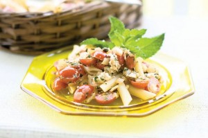 Feta-mint penne with tomatoes and capers