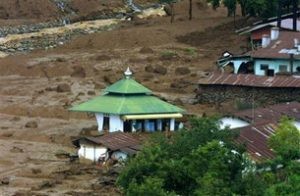 Dozens feared dead in Indonesia landslide 
