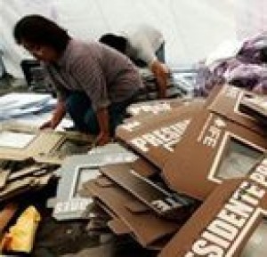 Calderon holds slim lead in Mexico voting 