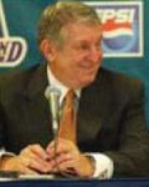 Colangelo interested in buying Chicago Cubs 