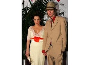 Lisa Marie Presley marries guitarist 