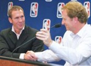 Raptors ramp up talks with Colangelo 