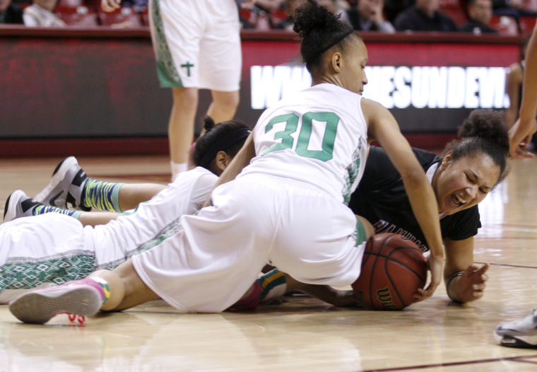 St. Mary's vs. Hamilton Division I Basketball Semifinal