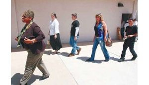 Mesa district fights exodus to charters 