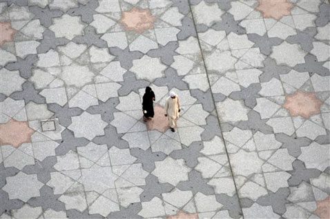 Muslim women search for a space at hajj 