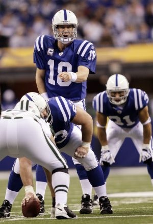 Manning in motion: QB keeps on the move 