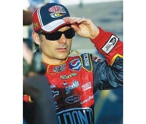 Gordon captures pole for Sunday's race 