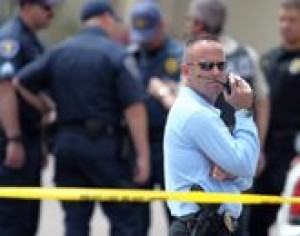 Bank robbers flee into Ahwatukee neighborhood 