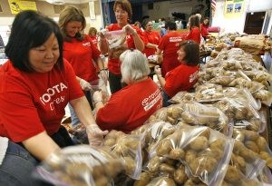 Big turnout expected for holiday food giveaway 
