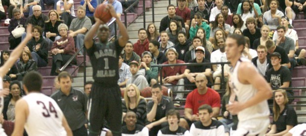 Basketball teams learn to play to crowds