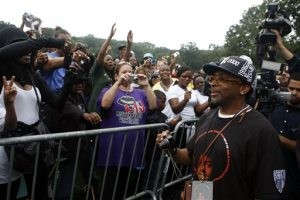 Thousands attend Jackson birthday bash in New York 