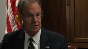 Poll shows Goddard losing ground 