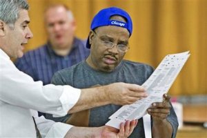Voting for president begins in pivotal Ohio 