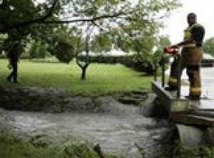 Midwest, South clean up after big storms 