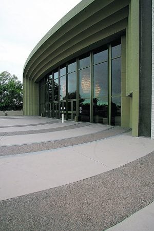 Arts center acts look for temporary home 