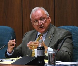 Panel OKs unrestricted concealed weapons 