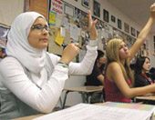 Muslim students balance religion, American lifestyle 