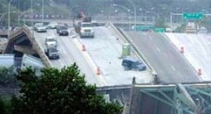 Freeway bridge collapses during rush hour in Minneapolis 