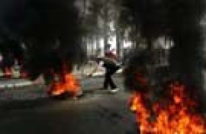 Thousands of Fatah activists march in Gaza 