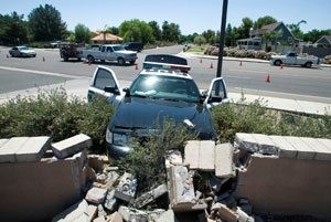 Police surround Gilbert home after car chase 