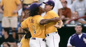 5-run 6th inning propels LSU to national title 