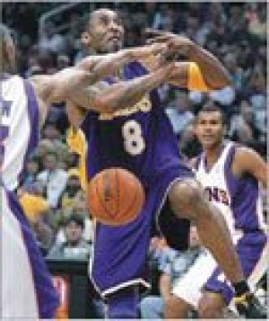 Suns outgun Lakers 