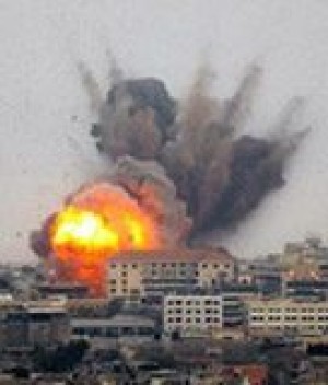 Israel severs major Lebanon supply link 