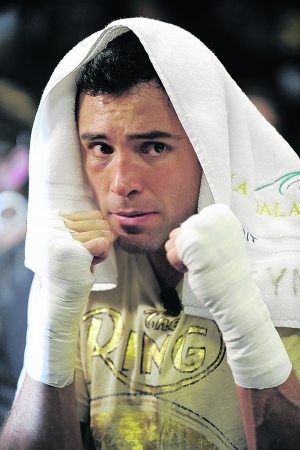 Economy might KO De La Hoya bout profits 