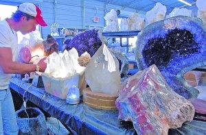 Quartzsite offers jewel of an oasis 