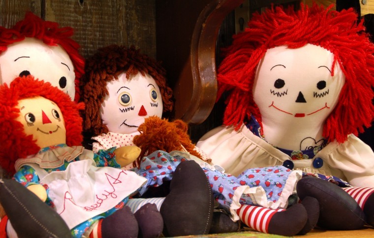 Volunteer at holiday toy shop