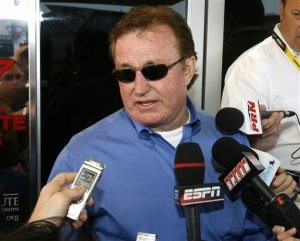 Childress bites bullet, swaps entire crews of Harvick, Mears 