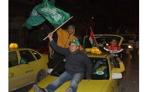 Militant group Hamas wins Palestinian election 