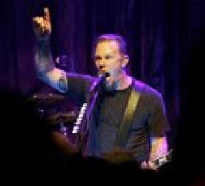 Online music holdouts give in to iTunes 