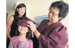 Scottsdale grandmother gets college degree 