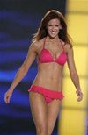 Hawaii, Neb. win in Miss America prelim 