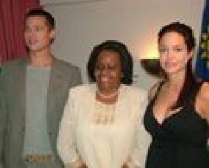 Jolie: Birth experience was 'terrifying' 