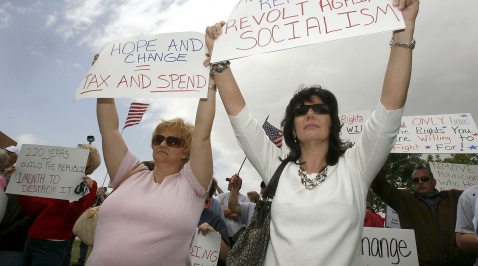 Gilbert 'TEA party' draws more than 1,000 