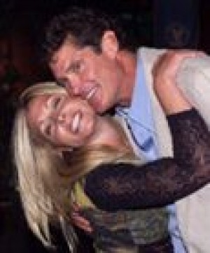 Hasselhoff's wife claims domestic violence 