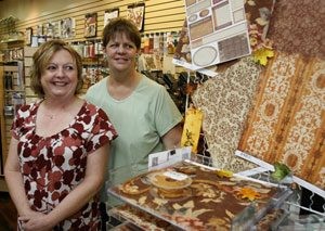 Valley business helps keep scrapbooking alive 