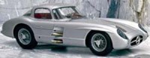 Mercedes-Benz SLR: Separated by 50 years of technology and racing lore 