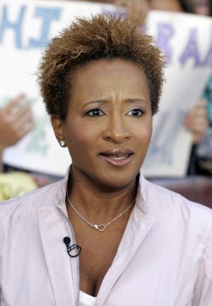 Comedian Wanda Sykes says she's 'proud to be gay' 