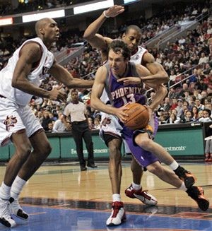 Shorthanded Suns stumble in Philadelphia 